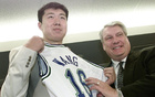 24年前王治郅NBA首秀，得6分3板。