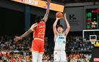 青島大勝廣廈，期待黑八！三外援82分，廣廈罰球多仍敗北。