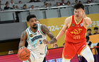 CBA季后賽，廣廈勝青島晉級四強，胡金秋、楊瀚森表現(xiàn)亮眼。