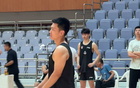 陳培東謝鄉(xiāng)迷，愿籃球少年得佳績。